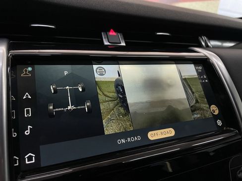 Used 2021 Land Rover Discovery Sport SE image 35