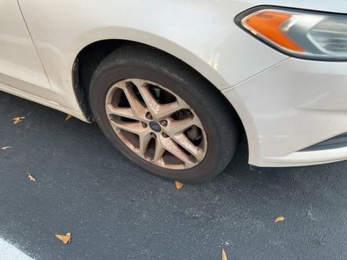 Used 2014 Ford Fusion SE image 3