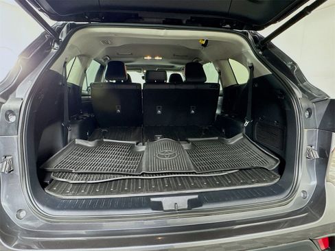 Used 2023 Toyota Highlander XLE image 24