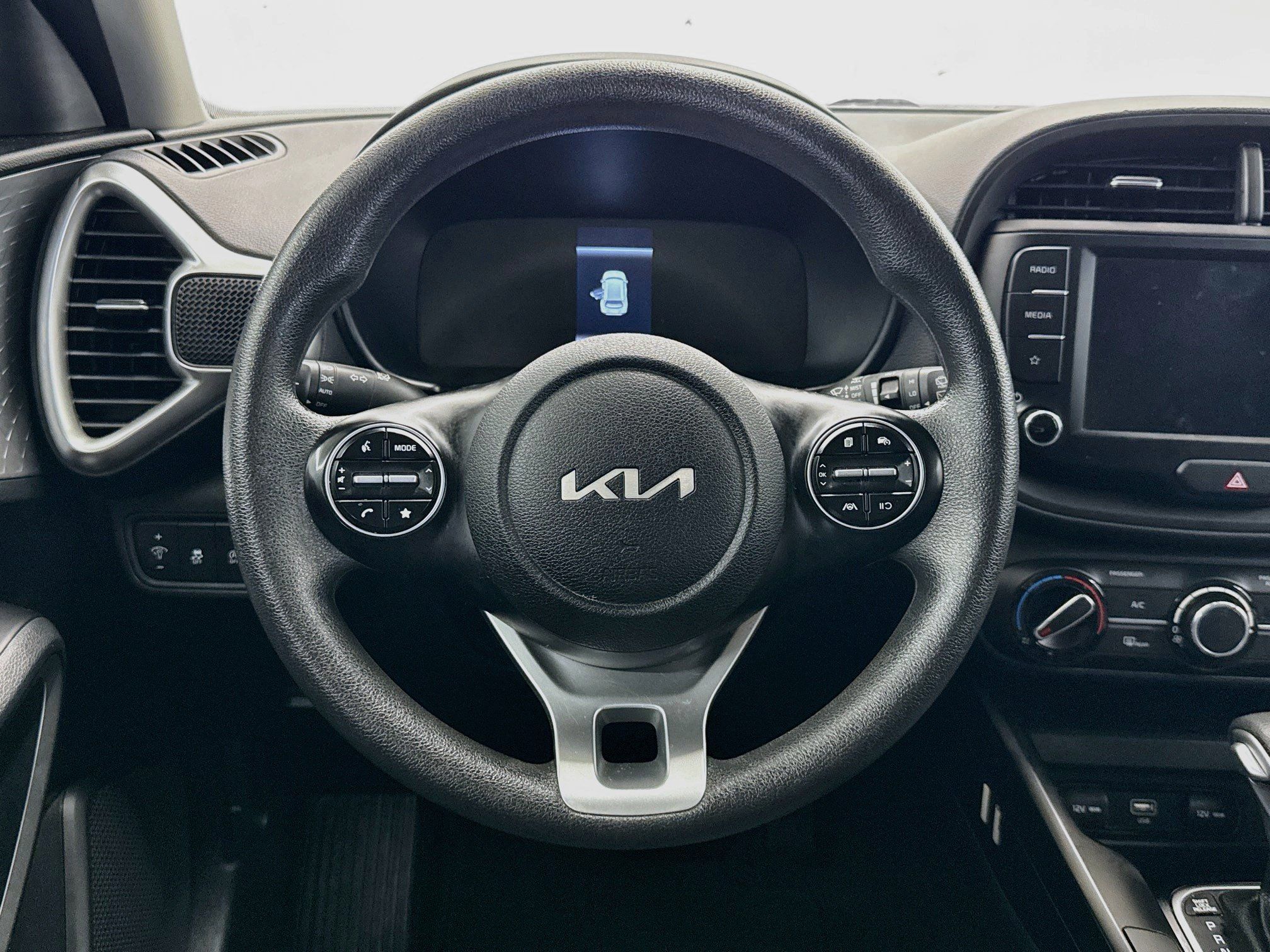 Used 2023 Kia Soul LX FWD image 17