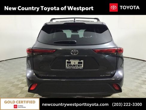 Certified 2023 Toyota Highlander XLE image 6