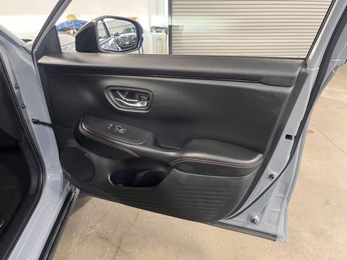 Used 2025 Honda HR-V Sport image 12