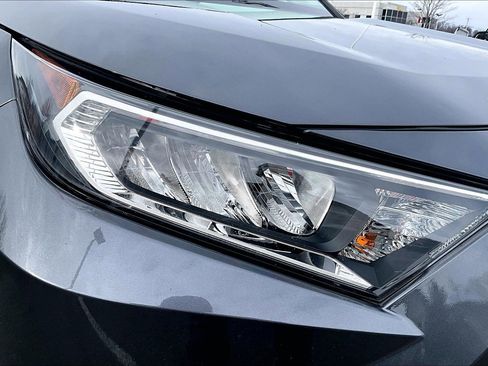 Used 2019 Toyota RAV4 XLE Premium image 27