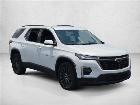 Used 2022 Chevrolet Traverse RS FWD image 3