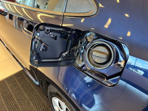 Used 2022 Toyota Corolla LE image 32