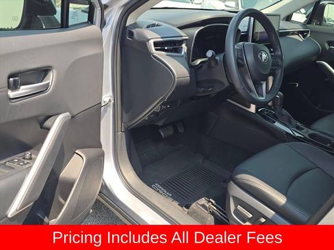 Used 2024 Toyota Corolla Cross XLE w/ Convenience Package AWD/4WD image 9