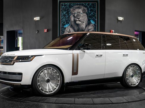 Used 2023 Land Rover Range Rover SV AWD/4WD image 8