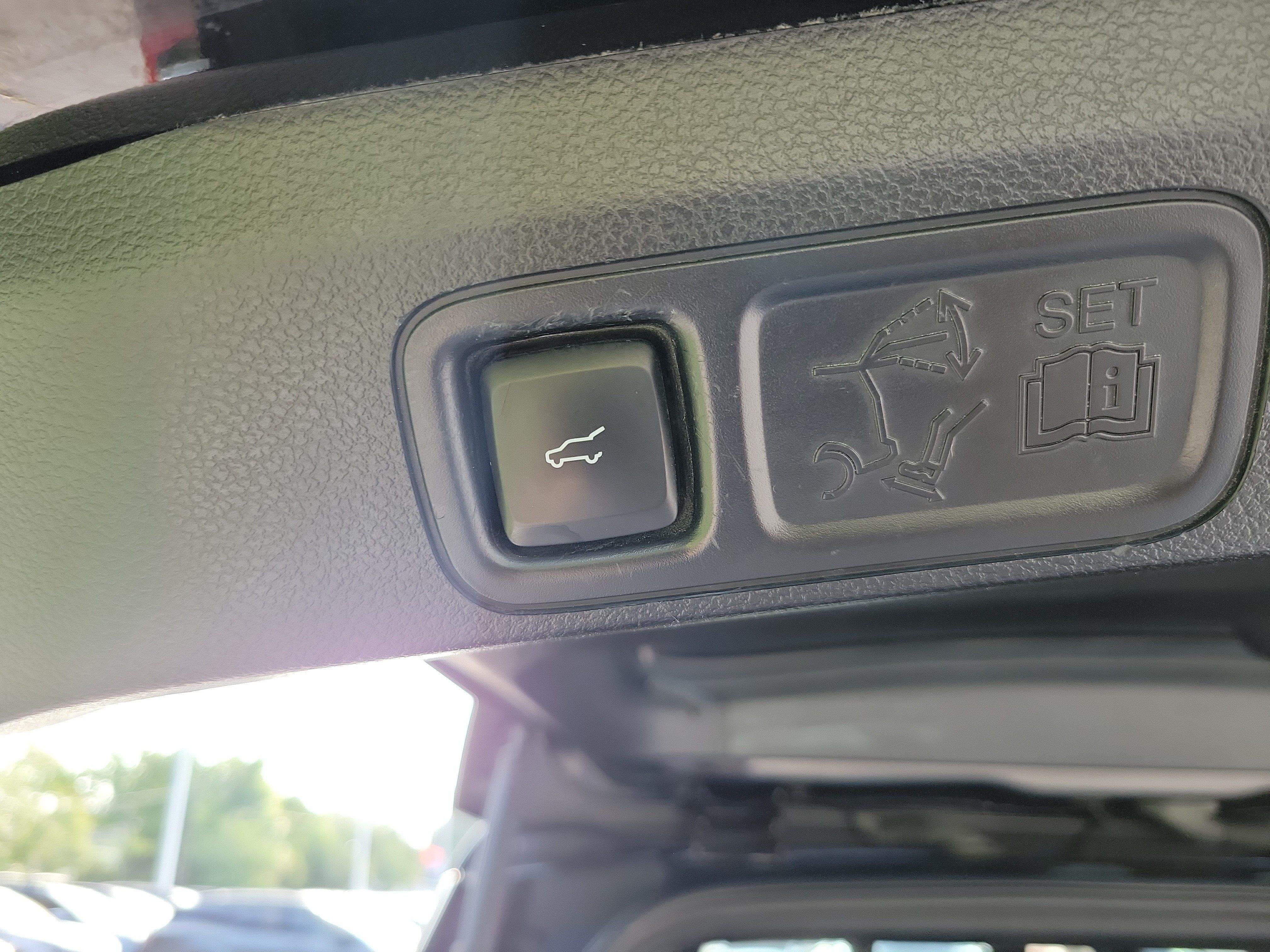 Used 2018 Ford Expedition Limited RWD image 15