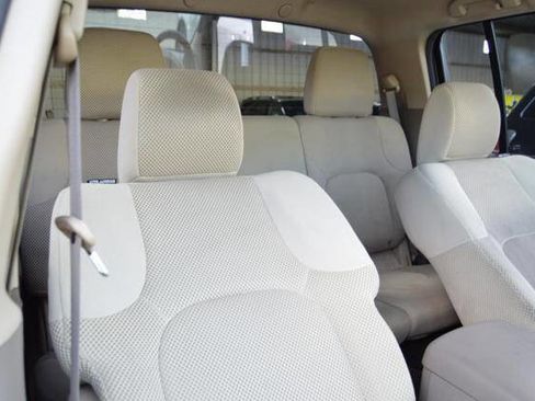 Used 2013 Nissan Frontier SV image 38