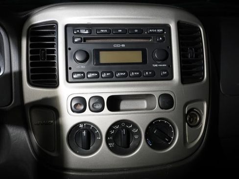 Used 2005 Ford Escape XLT AWD/4WD image 15