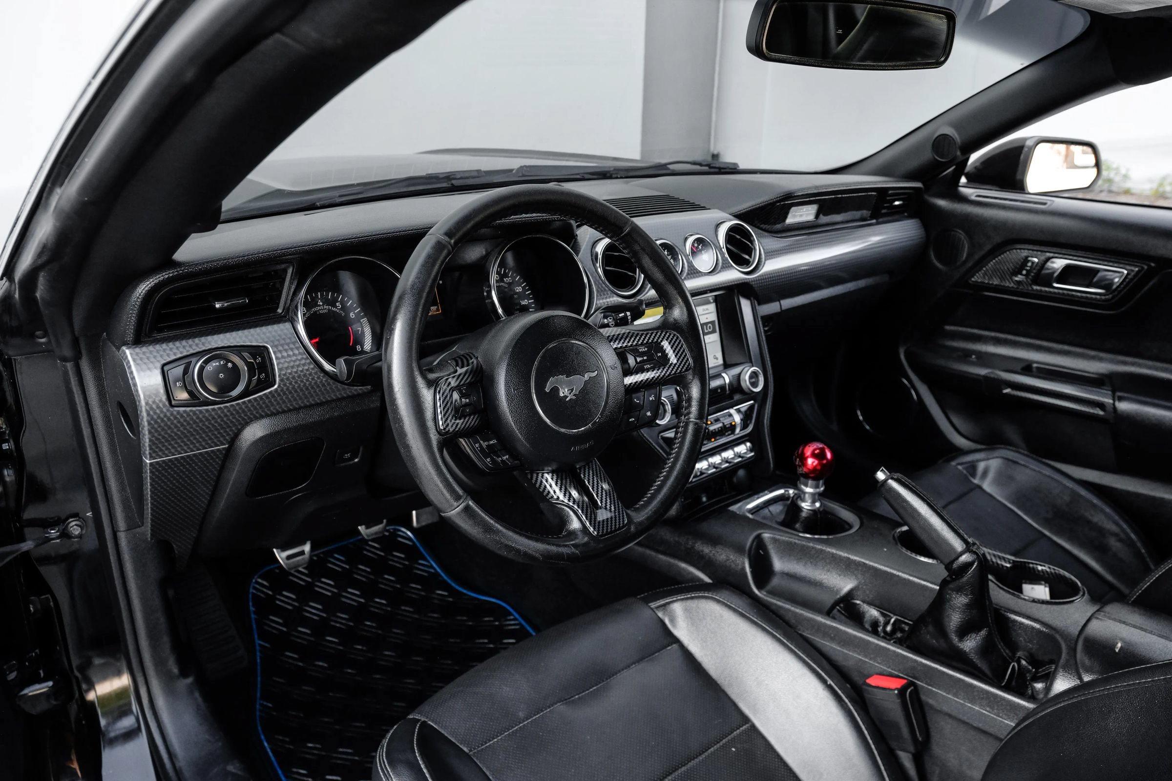 Used 2017 Ford Mustang GT Premium w/ GT Performance Package RWD image 3