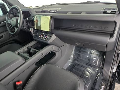New 2026 Land Rover Defender 110 OCTA AWD/4WD image 18