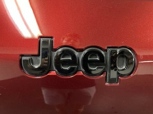 Used 2024 Jeep Grand Cherokee L Altitude AWD/4WD image 30