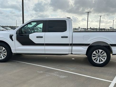 Used 2021 Ford F150 XL w/ Trailer Tow Package image 9