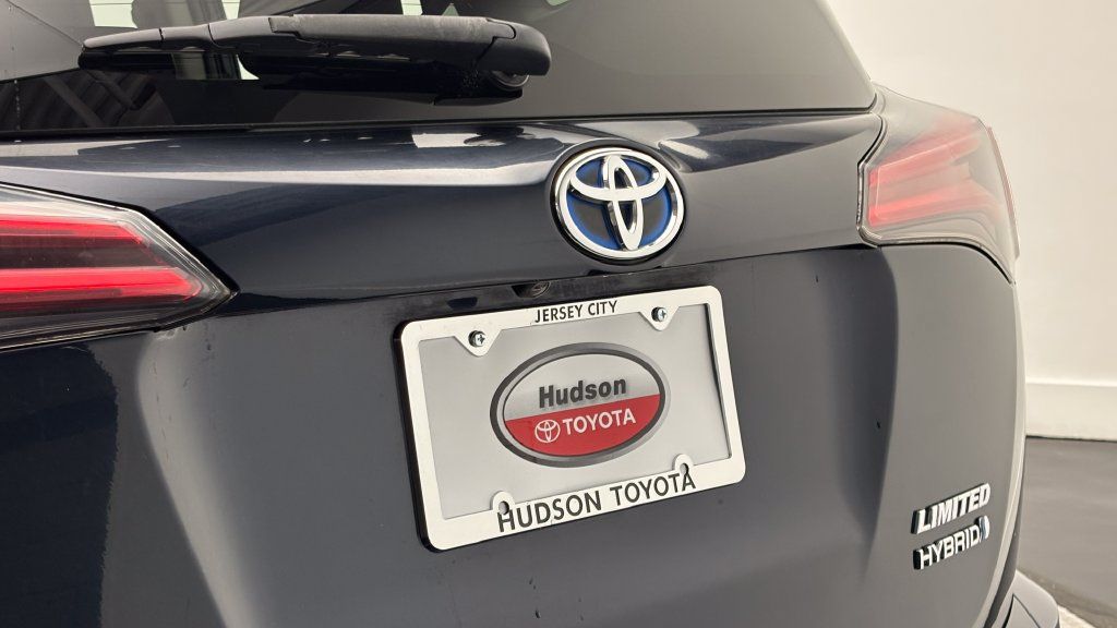 Used 2018 Toyota RAV4 Limited w/ Advanced Technology Package AWD/4WD image 6