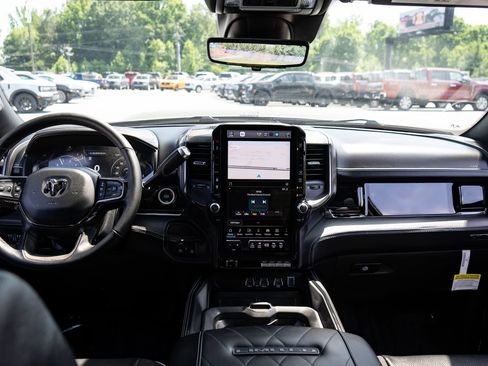 New 2026 RAM 3500 Limited AWD/4WD image 32
