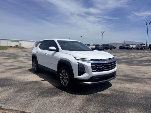 New 2026 Chevrolet Equinox LT w/ Safety and Technology Package FWD image 4
