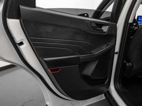 Used 2022 Ford Escape SE FWD image 37