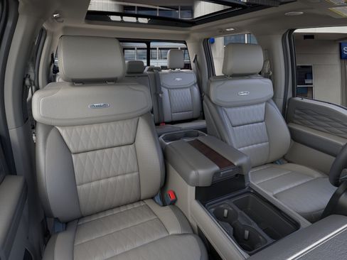 New 2026 Ford F250 Platinum w/ Platinum Plus Package AWD/4WD image 32