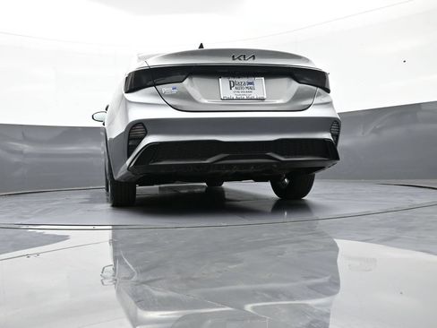 Used 2022 Kia Forte LXS w/ LXS Technology Package FWD image 29