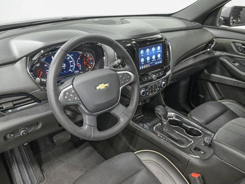 Used 2023 Chevrolet Traverse Premier image 14