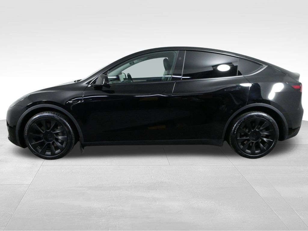 Used 2024 Tesla Model Y Long Range AWD/4WD image 6