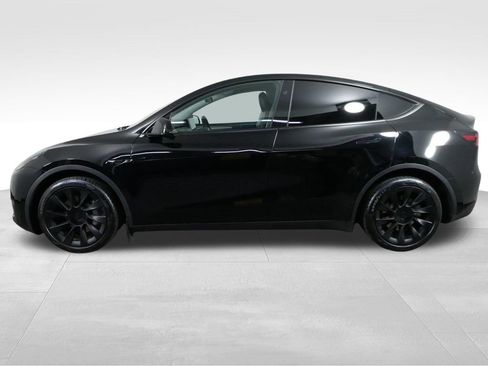 Used 2024 Tesla Model Y Long Range AWD/4WD image 6