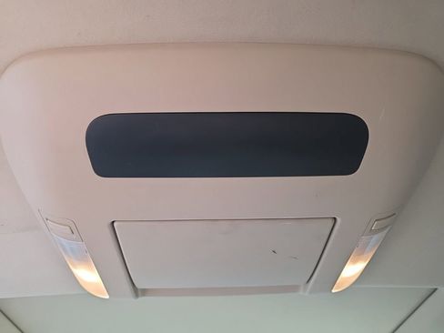 Used 2014 Toyota Land Cruiser image 19