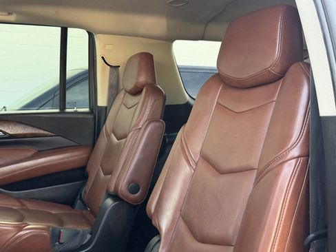 Used 2015 Cadillac Escalade ESV Premium AWD/4WD image 22