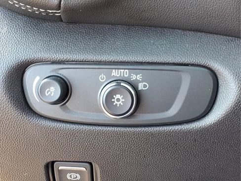 Used 2024 Chevrolet Blazer LT w/ Convenience Package FWD image 17