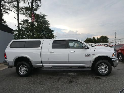 Used 2014 RAM 2500 Laramie w/ Convenience Group AWD/4WD image 4