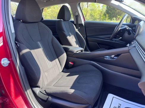 Used 2023 Hyundai Elantra SEL w/ Convenience Package FWD image 32