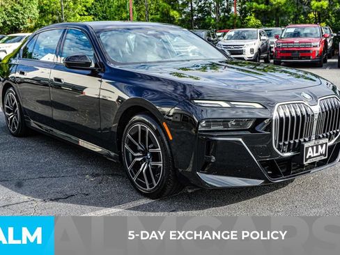 Used 2024 BMW 740i xDrive AWD/4WD image 3