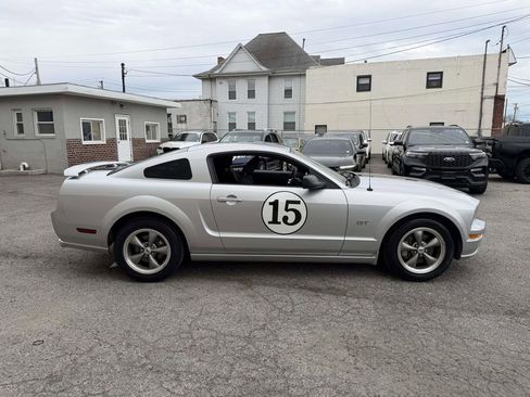 Used 2006 Ford Mustang GT Premium RWD image 9