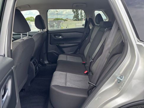 Used 2025 Nissan Rogue SV FWD image 28
