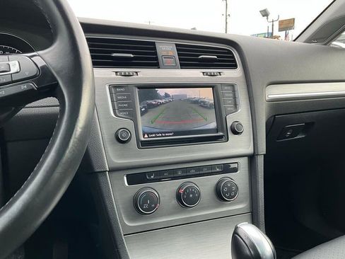 Used 2016 Volkswagen Golf SE w/ Lighting Package image 17