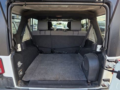 Used 2010 Jeep Wrangler Unlimited Sport image 21