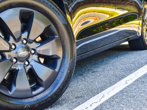 Used 2019 Chrysler Pacifica Limited w/ S Appearance Package image 6