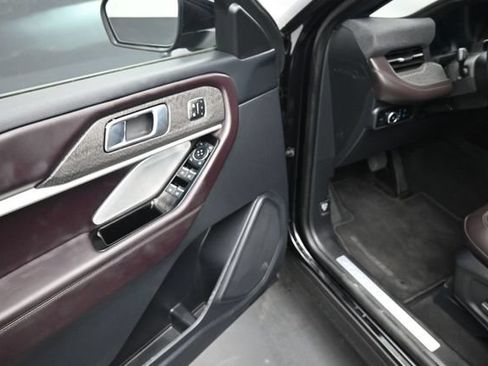 Used 2026 Ford Explorer Platinum RWD image 18