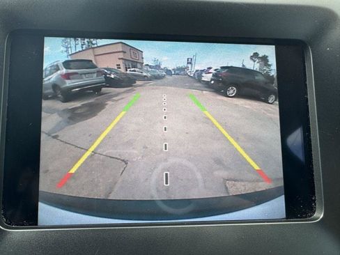 Used 2019 Jeep Cherokee Latitude w/ Popular Appearance Group image 17