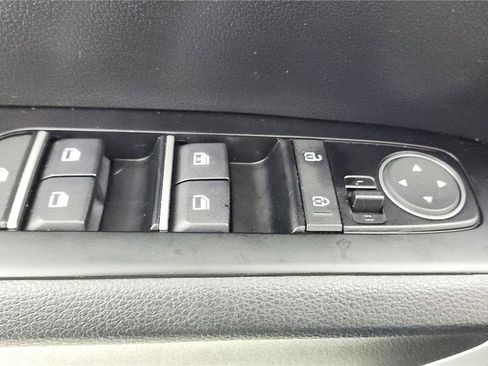 Used 2023 Kia Soul LX image 20