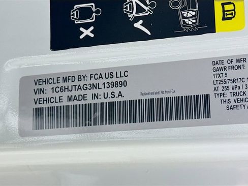 Used 2022 Jeep Gladiator Willys image 28