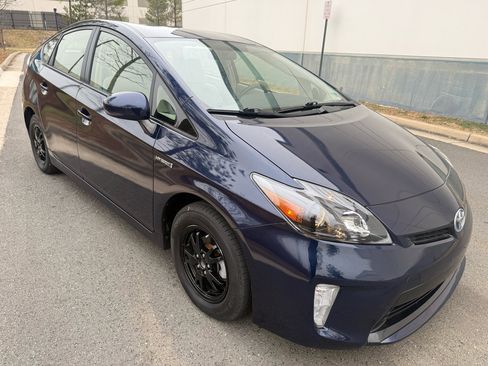 Used 2015 Toyota Prius Three image 11