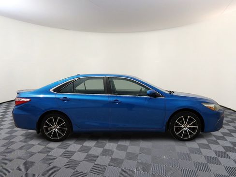 Used 2017 Toyota Camry XSE image 5