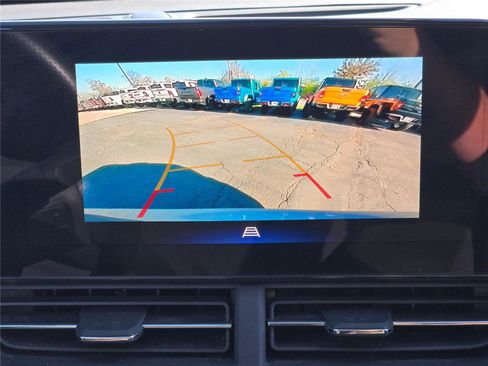 Used 2024 Chevrolet Trax RS w/ Sunroof Package image 29