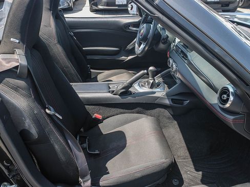 Used 2018 FIAT 124 Spider Abarth RWD image 26