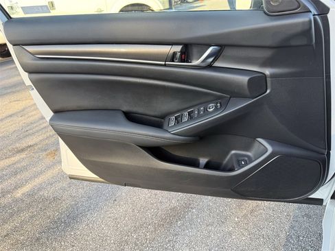 Used 2022 Honda Accord Sport image 18