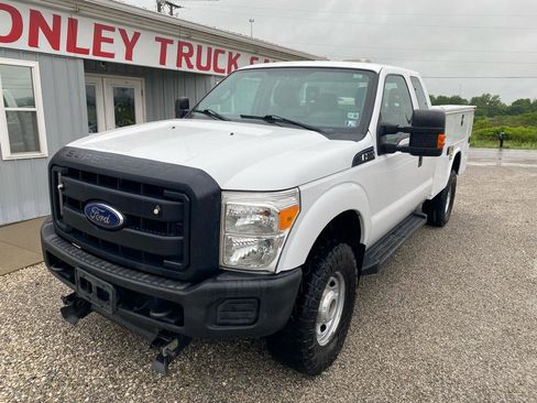 Used 2016 Ford F250 XL w/ Power Equipment Group AWD/4WD image 3