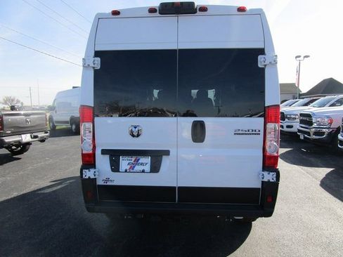 Used 2024 RAM ProMaster 2500 w/ Power Group FWD image 5