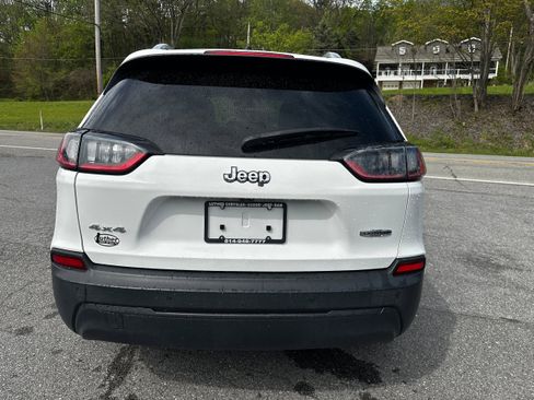 Used 2019 Jeep Cherokee Latitude Plus w/ Cold Weather Group AWD/4WD image 15